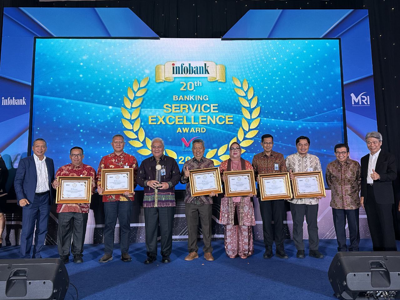 Bank Sumsel Babel Wins the 2023 SE-INDONESIA Best Service Award